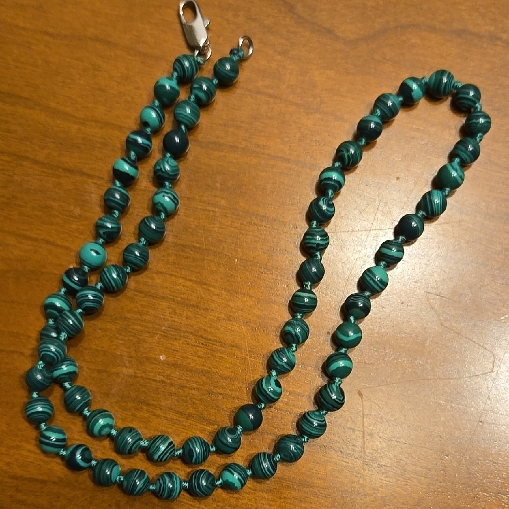 Malachite - Green and Black Swirl Beaded Necklace - Picture 1 of 4